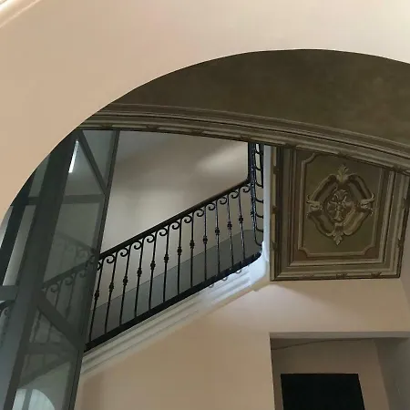La Finestra Sul Cortile Di Via Gioberti Turin